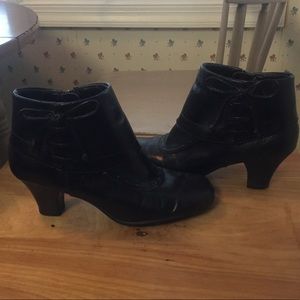 Arerosoles Black short Boots With Bow Sz 6